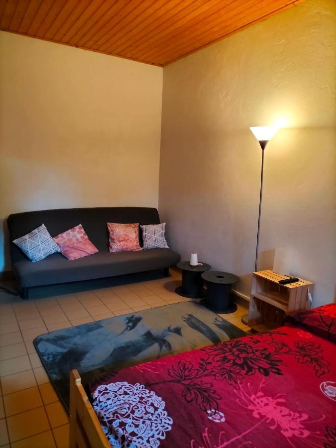 Studio Confortable Proche Des Sites Touristiques Issendolus Exterior photo